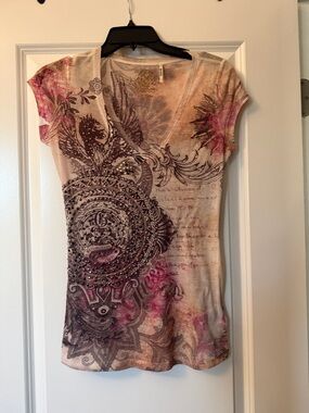Guess Beige V-Neck Short Sleeve Top with Pink Graphic Accents
